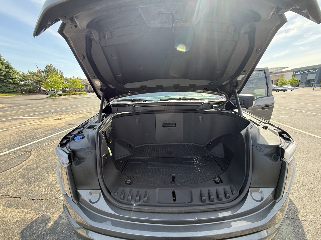 2023 FORD F-150 XLT photo 5 of 12