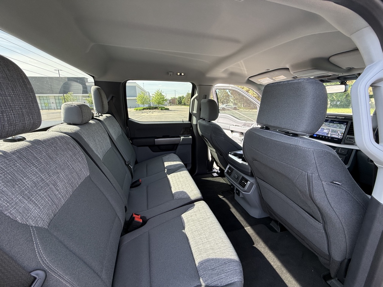 2023 FORD F-150 XLT photo 6 of 12