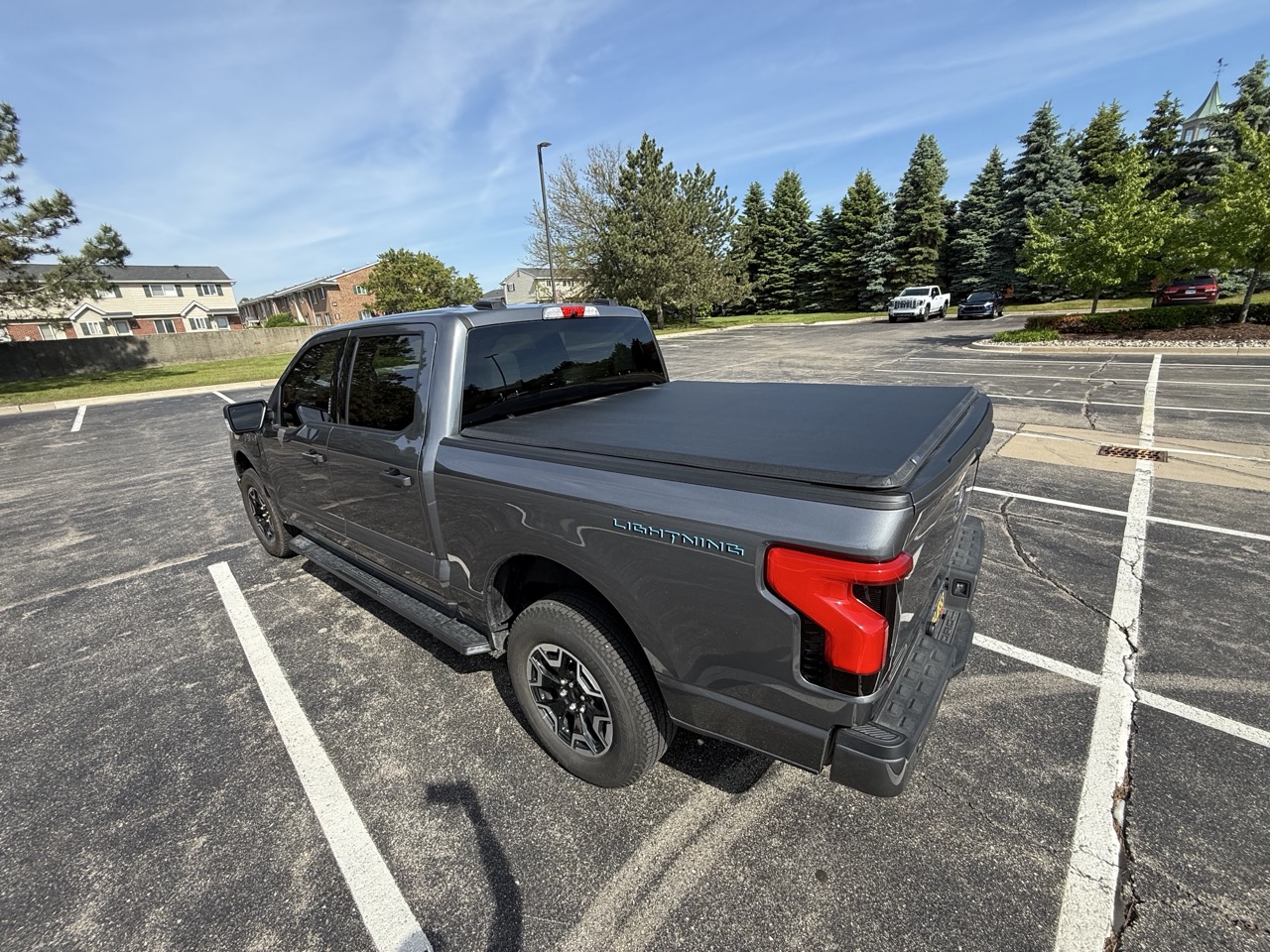 2023 FORD F-150 XLT photo 2 of 12