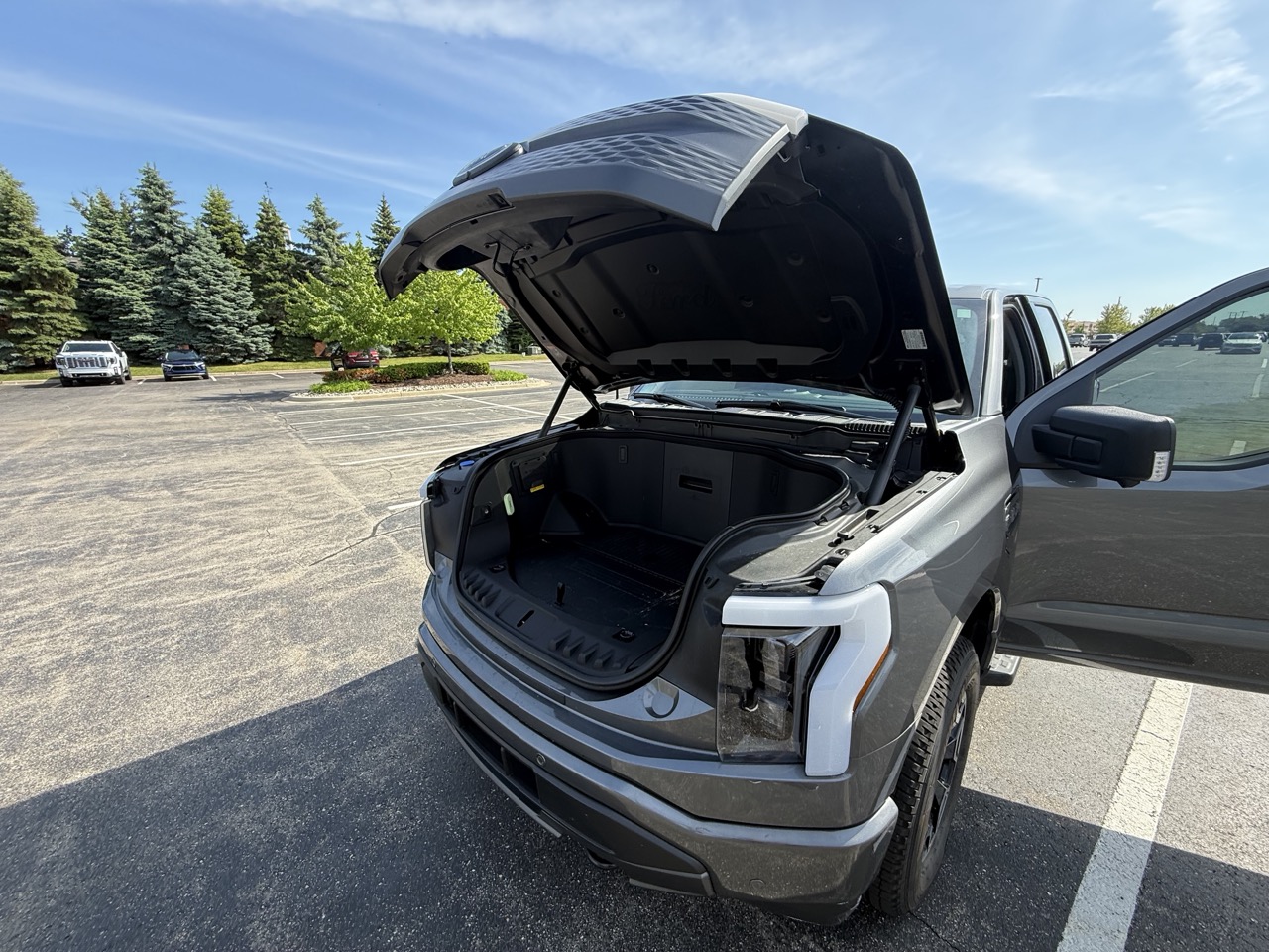2023 FORD F-150 XLT photo 10 of 12