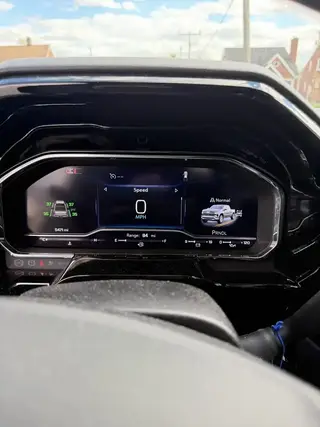 2025 CHEVROLET Silverado photo 2 of 7