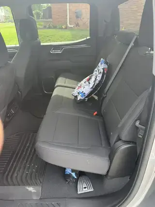 2025 CHEVROLET Silverado photo 6 of 7