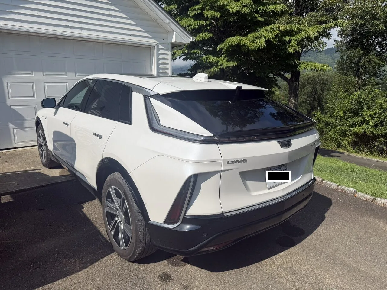 2024 CADILLAC Lyriq Luxury 2