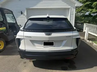 2024 CADILLAC Lyriq Luxury 2 photo 2 of 7