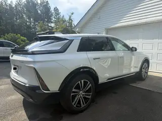 2024 CADILLAC Lyriq Luxury 2 photo 3 of 7