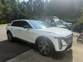 2024 CADILLAC Lyriq Luxury 2 photo 4 of 7
