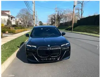 2025 BMW 740i xDrive photo 2 of 6