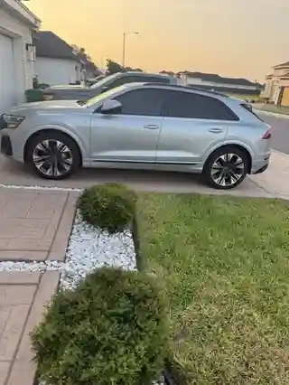 2025 AUDI Q8 photo 1 of 4