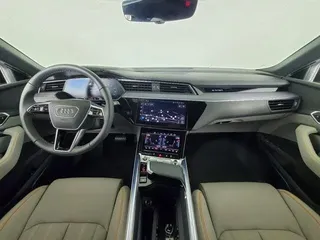 2024 AUDI Q8 ETRON SPORTBACK S Line Prestige package (Launch Edition) photo 4 of 6