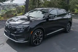 2025 VINFAST VF 8