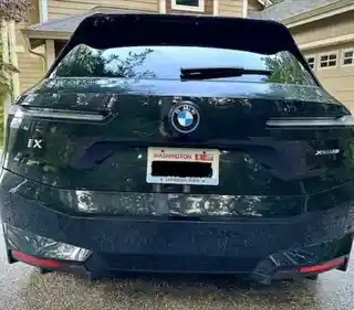 2025 BMW iX xDrive50 photo 8 of 12