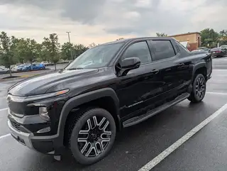 2026 CHEVROLET Silverado LT photo 2 of 2