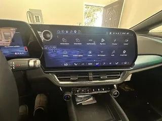 2025 CHEVROLET Equinox photo 4 of 9