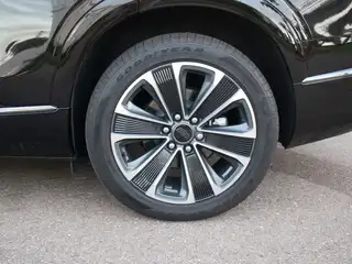 2026 CADILLAC Vistiq Sport photo 11 of 12