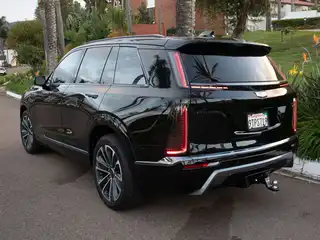 2026 CADILLAC Vistiq Sport photo 4 of 12