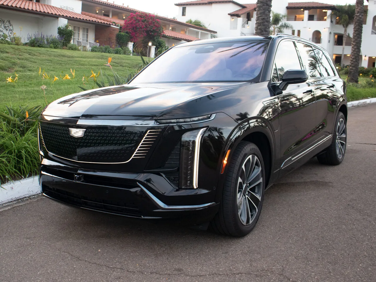 2026 CADILLAC Vistiq Sport