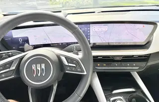 2025 BUICK Envision Avenir photo 9 of 11