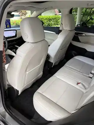 2025 BUICK Envision Avenir photo 10 of 11