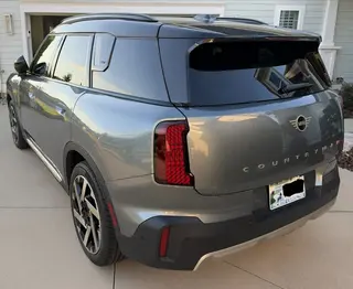 2025 MINI Countryman S ALL4 Iconic photo 4 of 12
