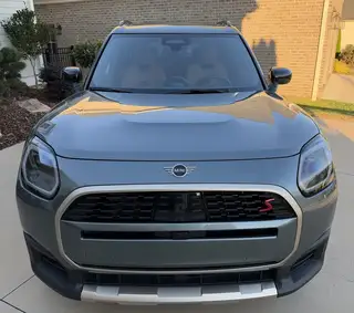 2025 MINI Countryman S ALL4 Iconic photo 3 of 12