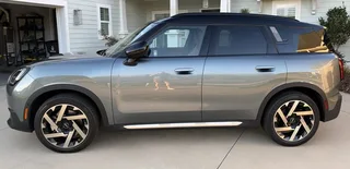 2025 MINI Countryman S ALL4 Iconic photo 7 of 12