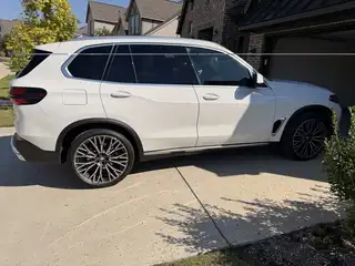 2026 BMW X5 s photo 4 of 4