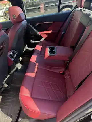 2025 BMW 540i photo 9 of 9
