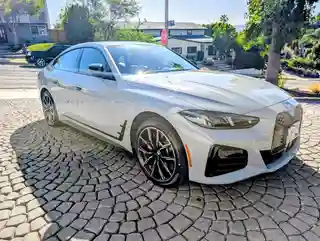 2025 BMW i4 eDrive40 photo 3 of 11