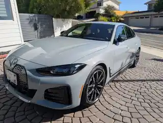 2025 BMW i4 eDrive40 photo 4 of 11