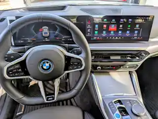 2025 BMW i4 eDrive40 photo 8 of 11