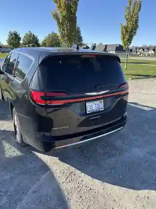 2026 CHRYSLER Pacifica photo 2 of 4